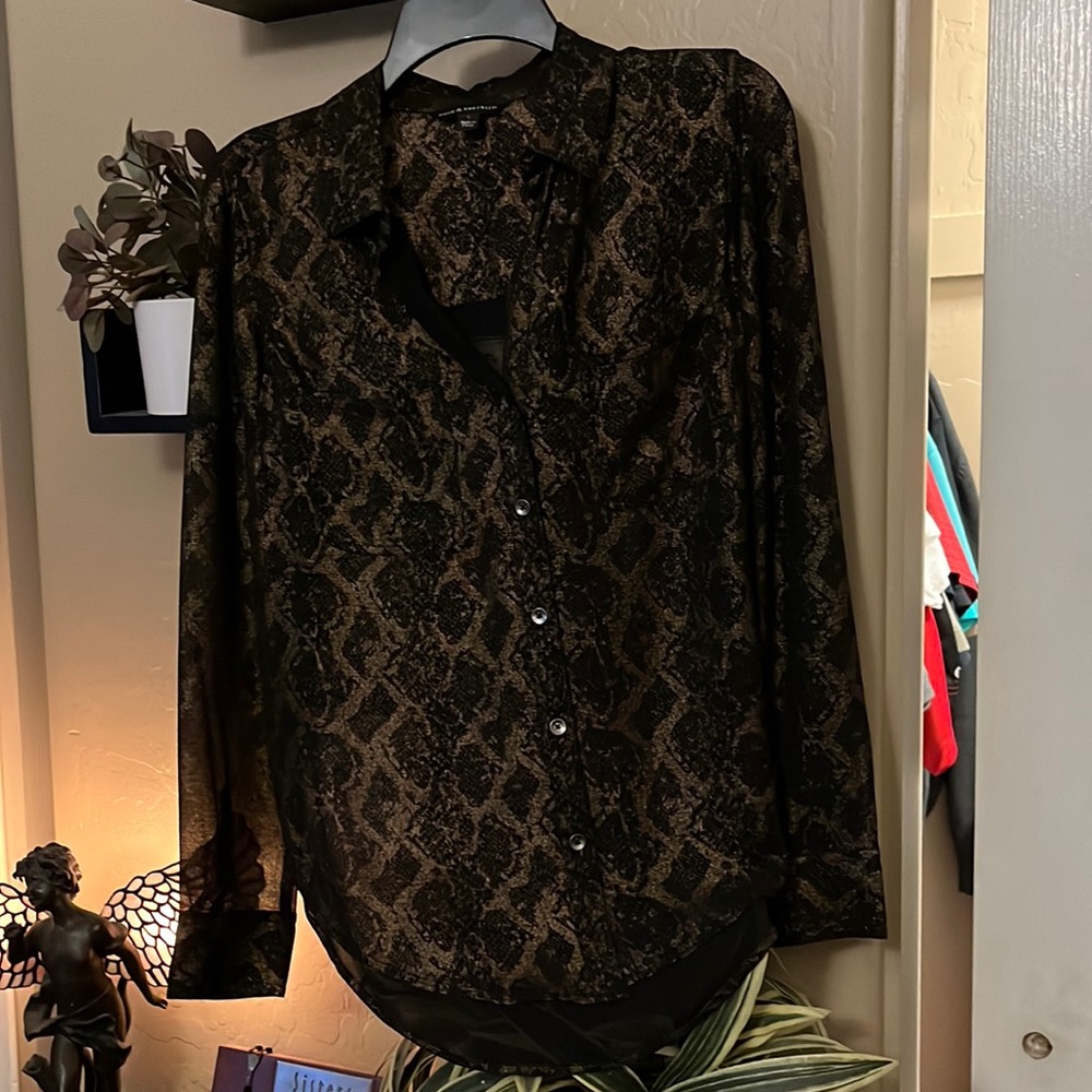 Black long sleeve shirt